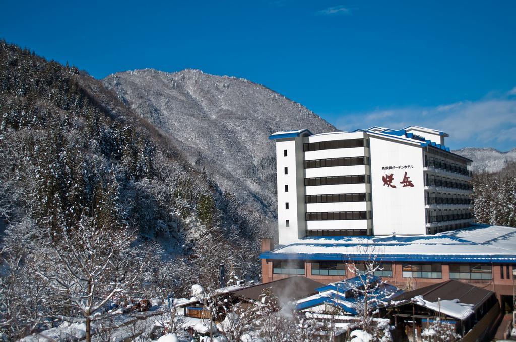 โอคุฮิดะ การ์เด้น โฮเทล ยาเคะดาเคะ Hotel ทาคายาม่า ภายนอก รูปภาพ
